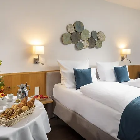 Aquino 3* ברלין