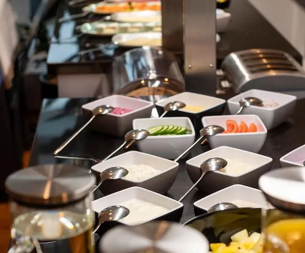 Отель Aquino 3*